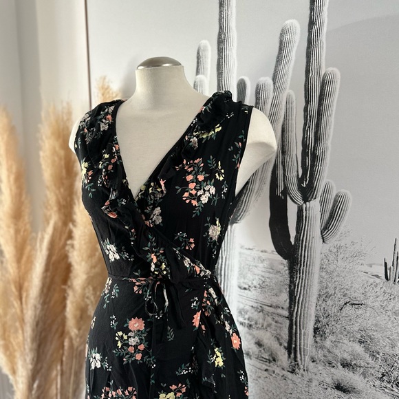 Black dress with floral pattern from Apricot in a size small. Wrap dress! - Picture 6 of 9